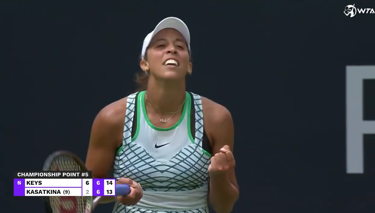 詹姆斯与中 詹姆斯与中