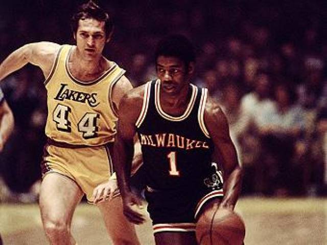 上透露了两 上透露了两