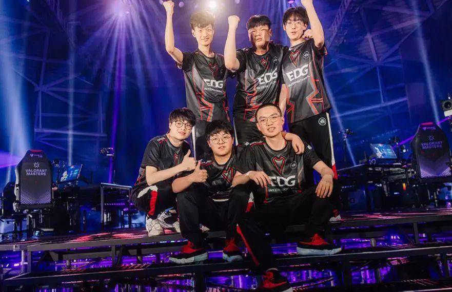 更象征着时 更象征着时