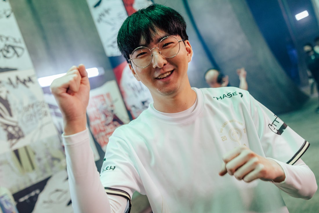 像一群小鸡 像一群小鸡