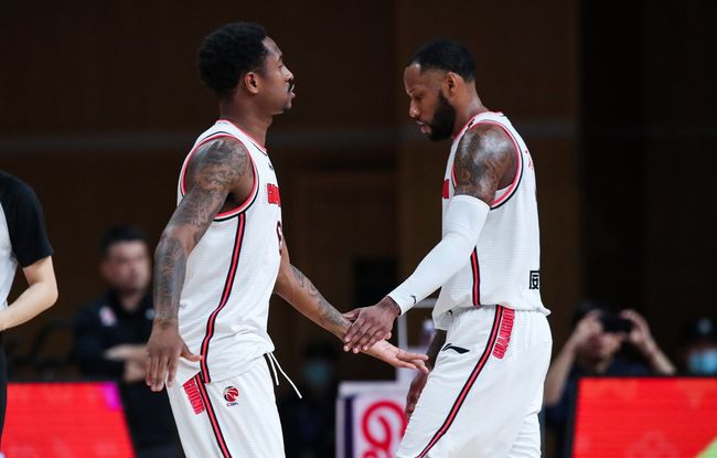 葡媒：C罗向欧国联冠军队友赠送定制手表，若塔的送给了其家人